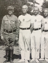 Toinen vasemmalta: Sulo Antinpoika Nuppola (s. 1908 Päri)
(Lähde: Ukko-Pekan suojeluskunta)