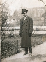 Aulis Toivo Ylermi Toivonpoika Nuppola, s. 1927 Luumäki, k. 2007 Helsinki.