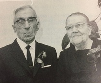 Ida Maria o.s. Nuppola (1893-1973)  ja Jalmari Nyman (1890-1983) kultahääpäivänään v. 1972